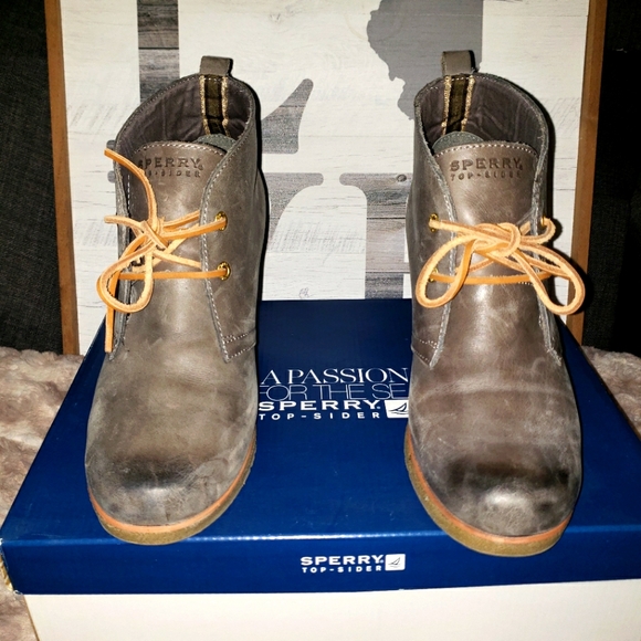 Sperry Harlow Graphite Wedge with distressed leather! - Picture 2 of 5